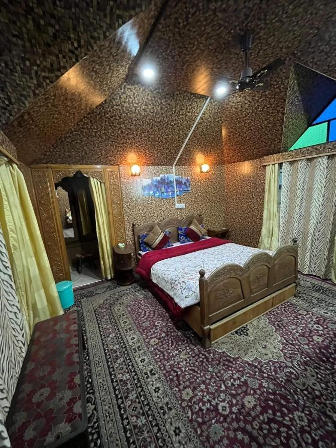 New Silver Jubilee Heritage Group Of Houseboats Hotel Srinagar  Exterior photo