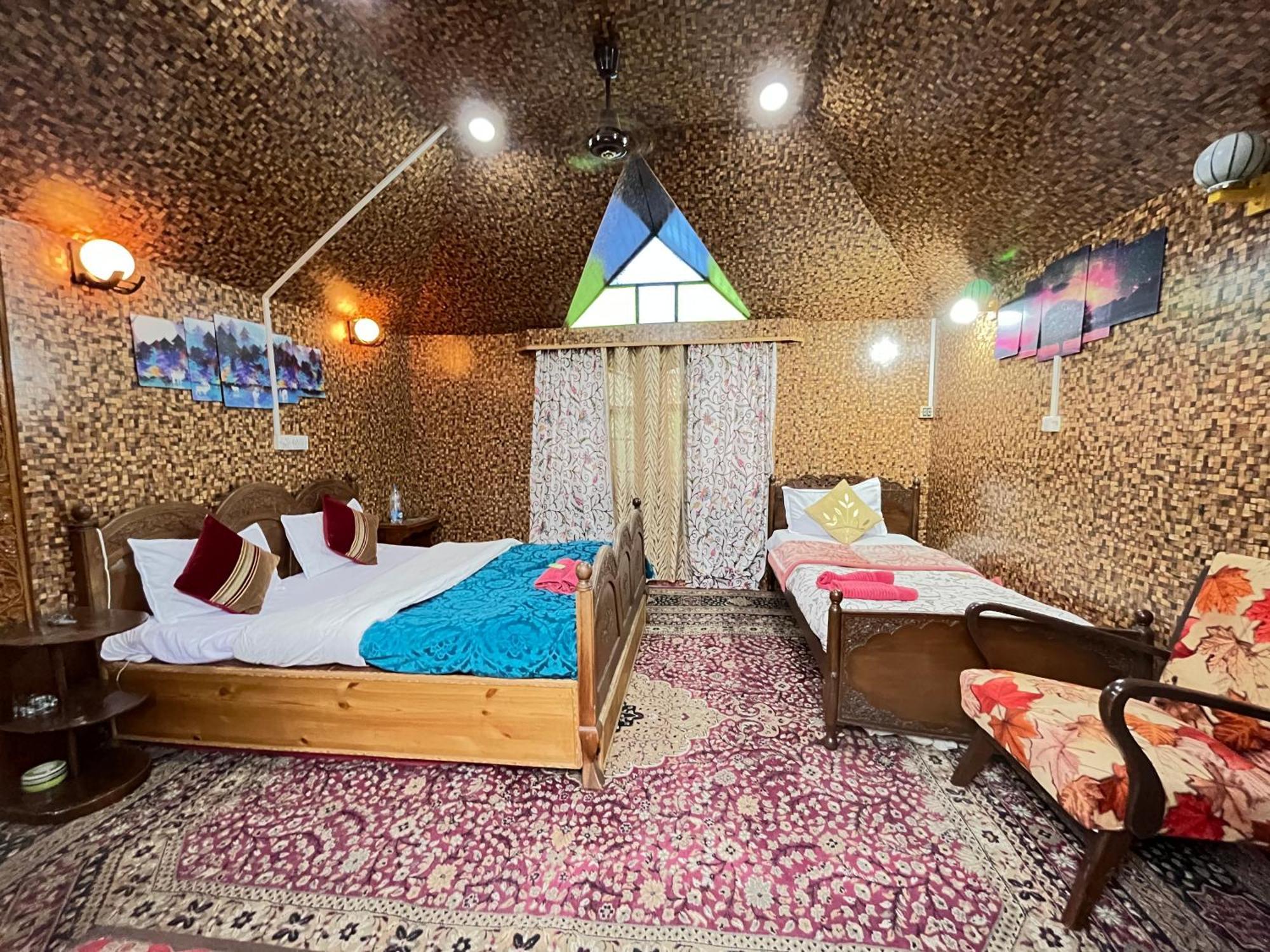 New Silver Jubilee Heritage Group Of Houseboats Hotel Srinagar  Exterior photo