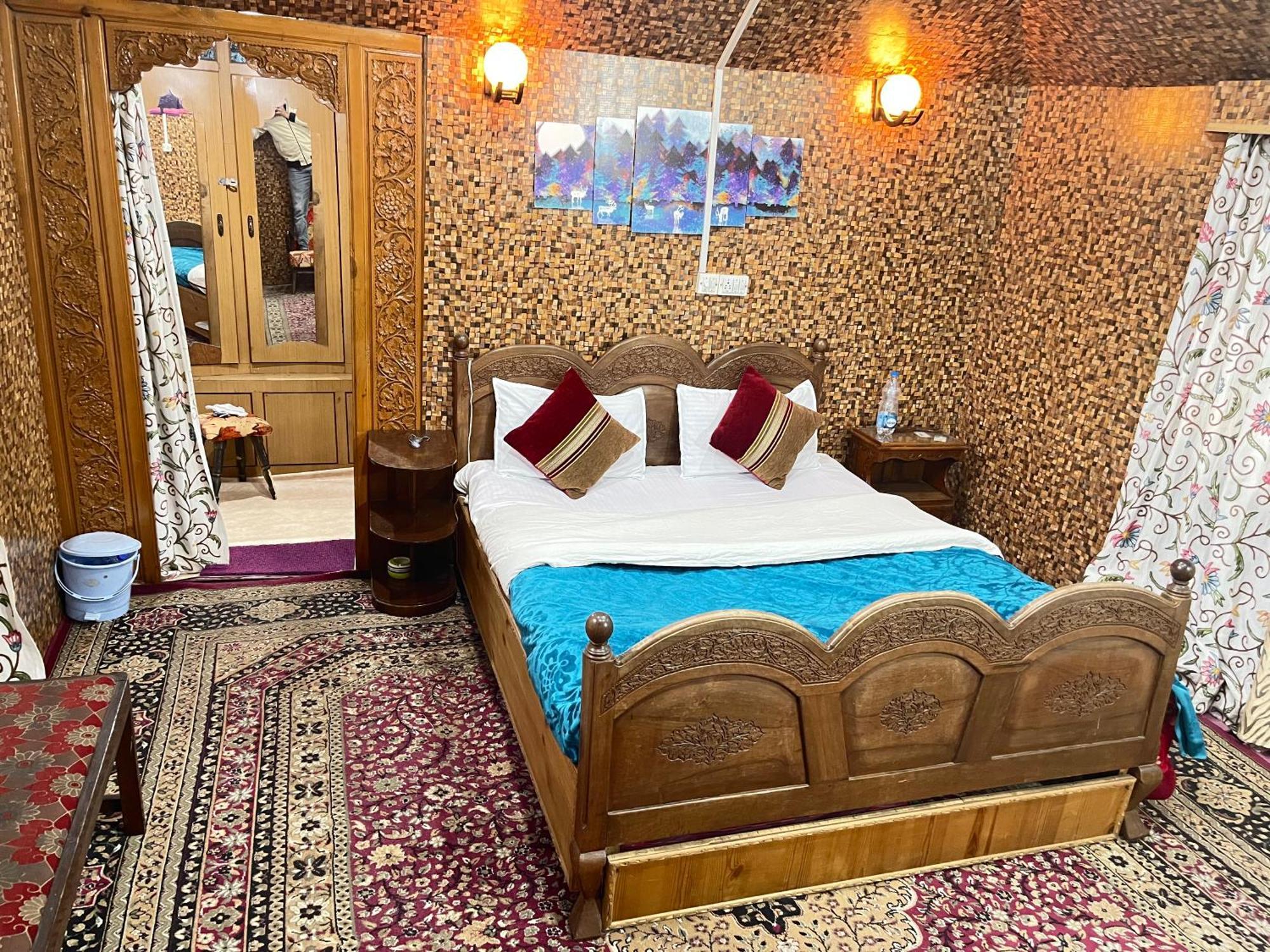 New Silver Jubilee Heritage Group Of Houseboats Hotel Srinagar  Exterior photo