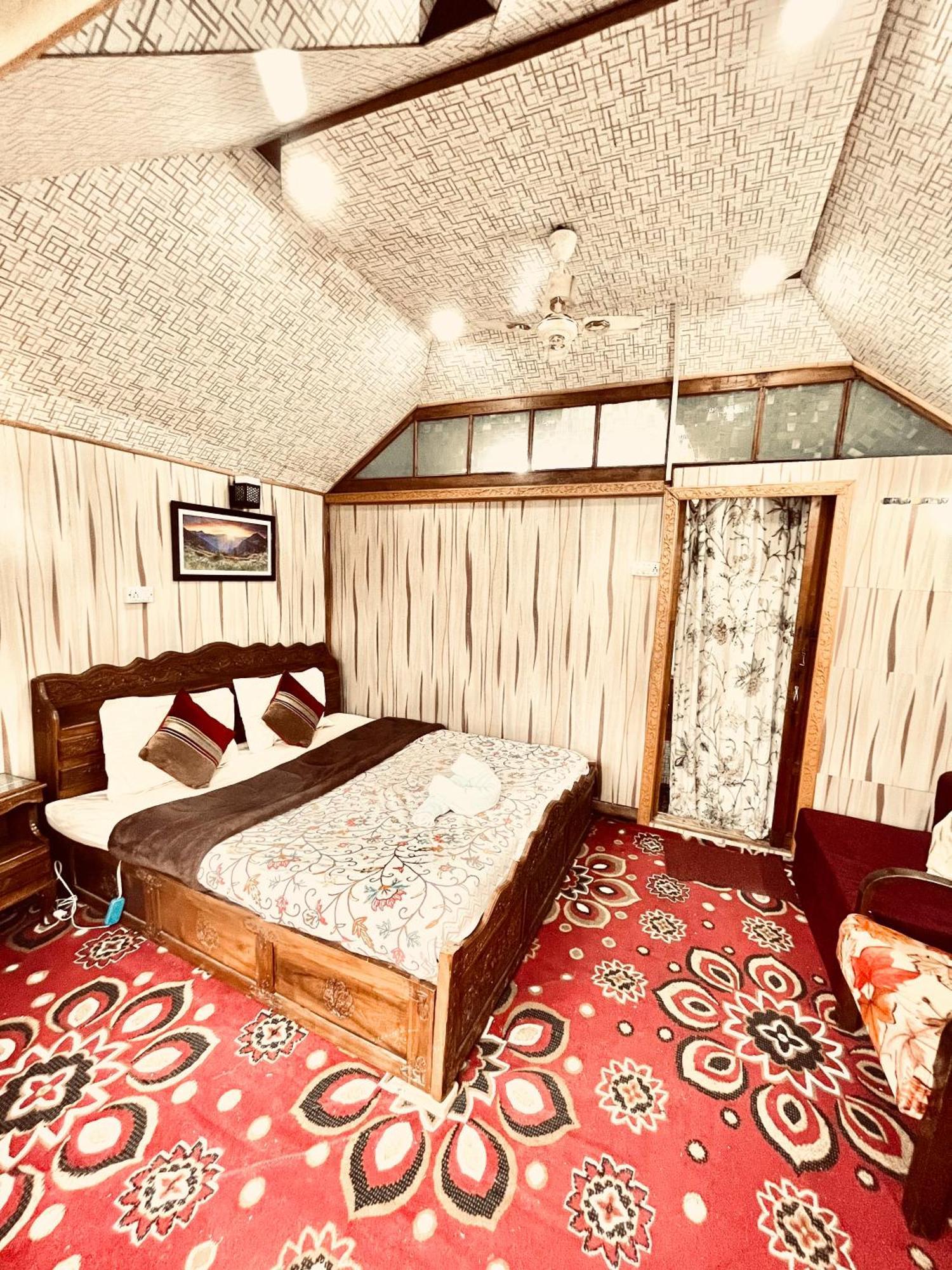 New Silver Jubilee Heritage Group Of Houseboats Hotel Srinagar  Exterior photo
